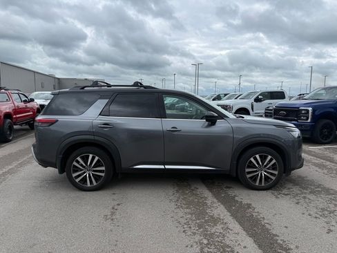 Used 2023 Nissan Pathfinder Platinum AWD/4WD image 18