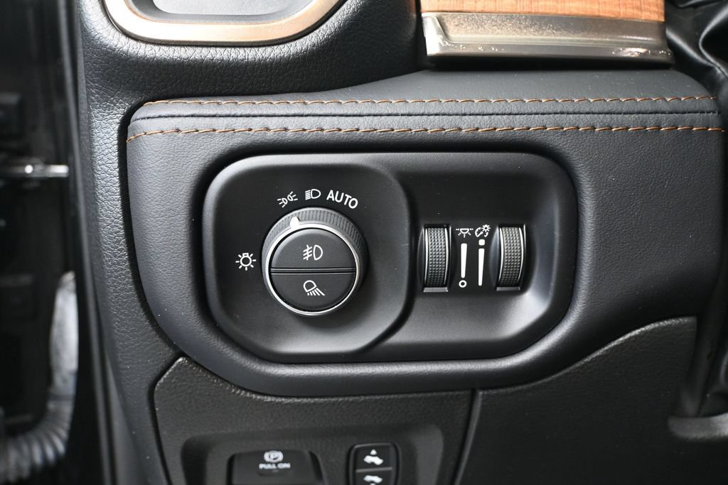 Used 2022 RAM 1500 Limited w/ Body-Colour Bumper Group AWD/4WD image 24
