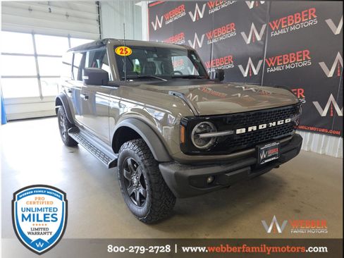 Used 2025 Ford Bronco Outer Banks AWD/4WD image 1
