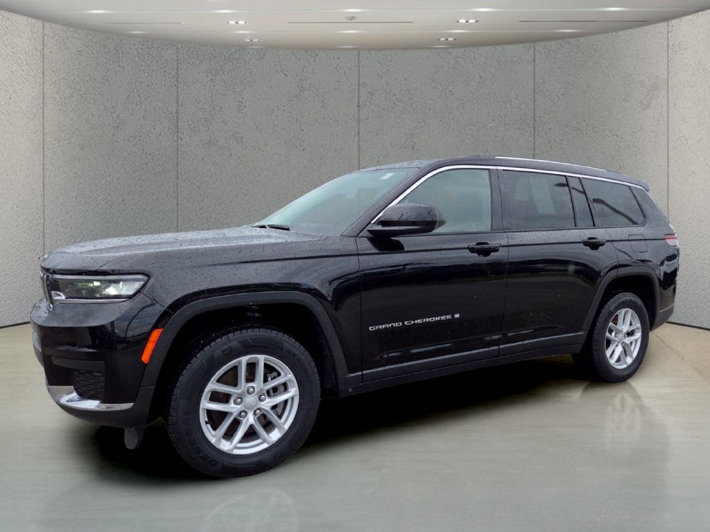 Used 2023 Jeep Grand Cherokee L Laredo AWD/4WD image 11