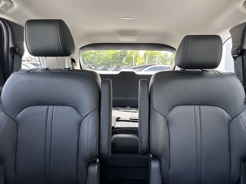 Used 2025 MAZDA CX-90 Plug-In Hybrid w/ Preferred AWD/4WD image 18