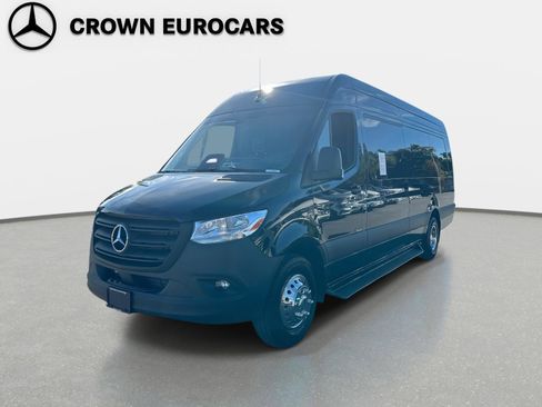 Used 2025 Mercedes-Benz Sprinter 3500 image 1