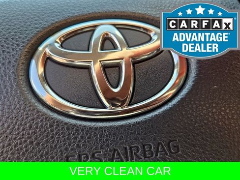 Used 2024 Toyota Highlander XLE AWD/4WD image 27