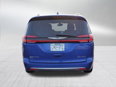 Used 2021 Chrysler Pacifica Touring-L image 6