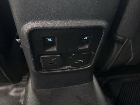 Used 2022 Ford Bronco Badlands image 9