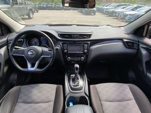 Used 2017 Nissan Rogue Sport SV w/ SV Premium Package AWD/4WD image 13