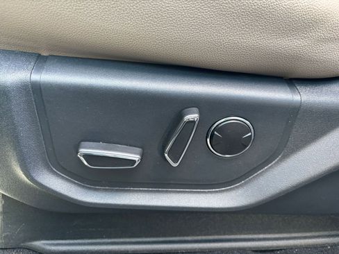 Used 2024 Ford Expedition Limited image 23