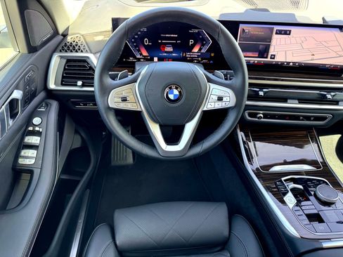 Used 2026 BMW X7 xDrive40i image 28
