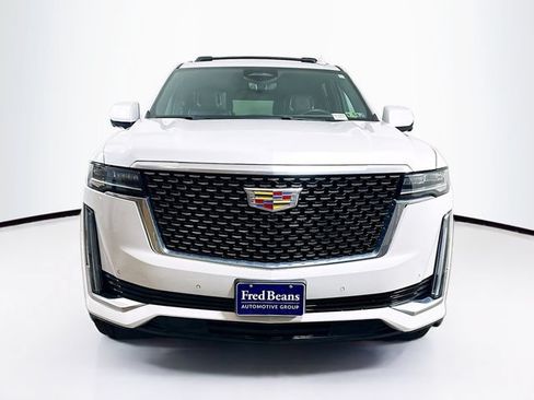 Used 2023 Cadillac Escalade ESV Premium Luxury AWD/4WD image 2