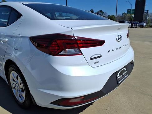 Used 2019 Hyundai Elantra SE image 15