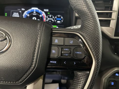 Used 2024 Toyota Sequoia SR5 image 21