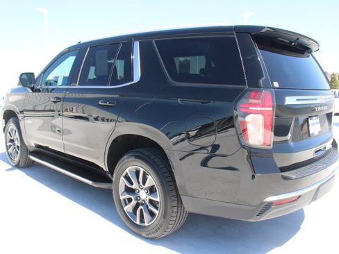 Used 2021 Chevrolet Tahoe LT w/ LT Signature Package RWD image 5