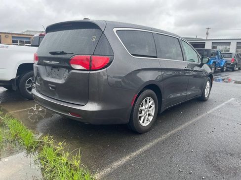 Used 2023 Chrysler Voyager LX FWD image 4