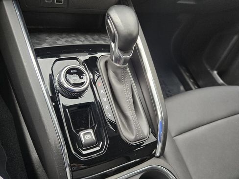 Used 2023 GMC Canyon Elevation w/ Elevation Premium Package AWD/4WD image 19