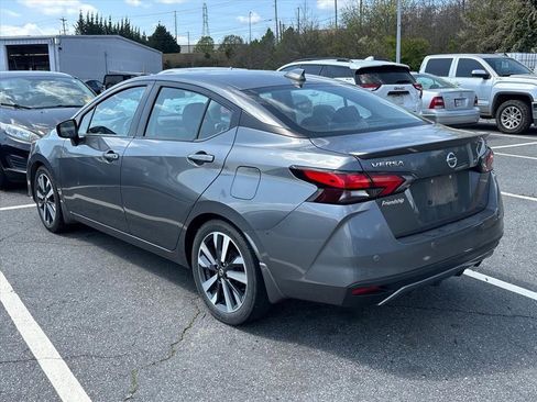 Used 2020 Nissan Versa SR image 9