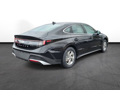 New 2026 Hyundai Sonata SE FWD image 4