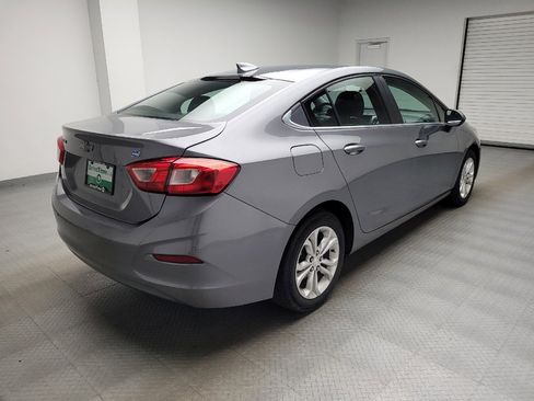 Used 2019 Chevrolet Cruze LT w/ Sun And Sound Package FWD image 9