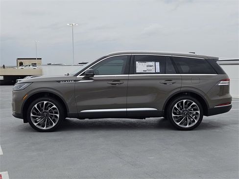New 2025 Lincoln Aviator Reserve w/ Equipment Group 201A image 4