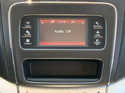 Used 2017 Dodge Journey SE w/ Flexible Seating Group FWD image 23