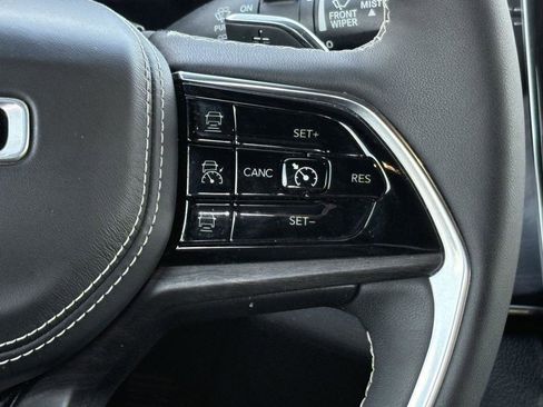 Used 2023 Jeep Grand Cherokee L Overland image 13