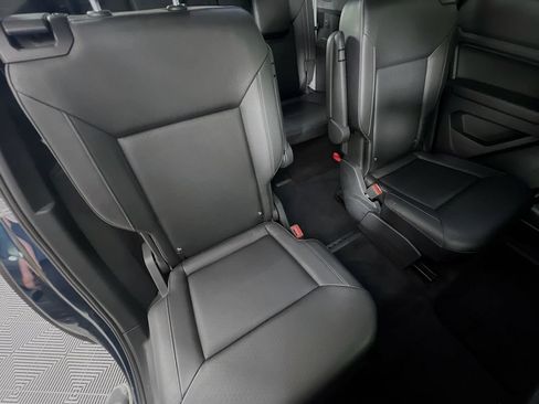 Used 2018 Volkswagen Atlas SEL w/ R-Line Package AWD/4WD image 28