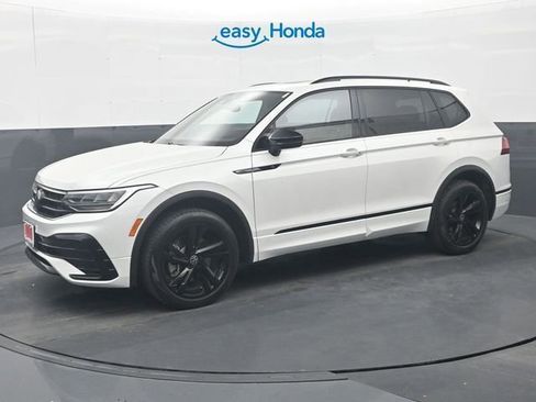 Used 2023 Volkswagen Tiguan SE R-Line image 4