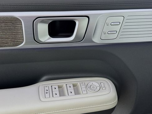 Used 2025 Hyundai Santa Fe Limited image 21