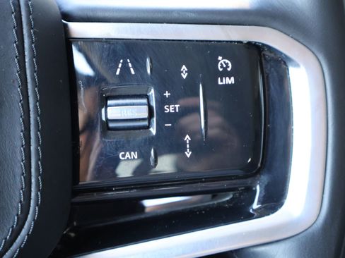 Used 2023 Land Rover Range Rover Sport SE image 15