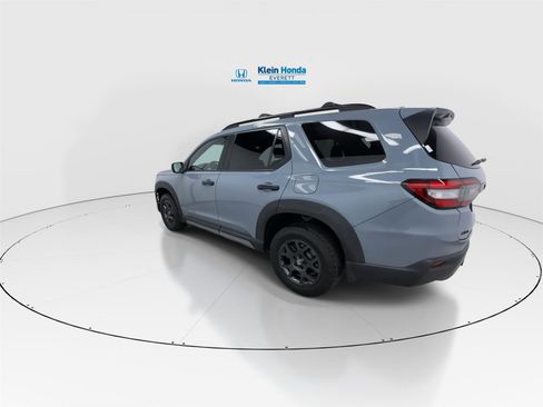 Used 2023 Honda Pilot TrailSport image 8