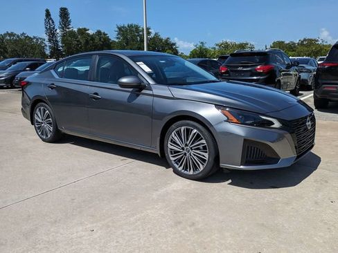 New 2026 Nissan Altima 2.5 SV w/ SV Premium Package FWD image 2