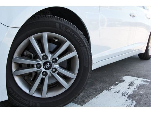 Used 2017 Hyundai Sonata SE FWD image 29