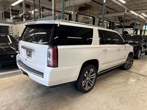Used 2018 GMC Yukon XL Denali w/ Denali Ultimate Package AWD/4WD image 3