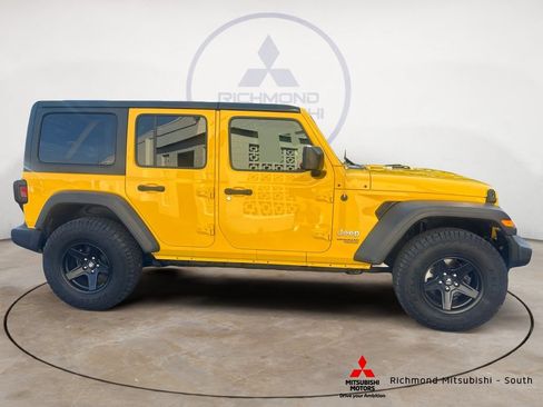 Used 2019 Jeep Wrangler Unlimited Sport S AWD/4WD image 2