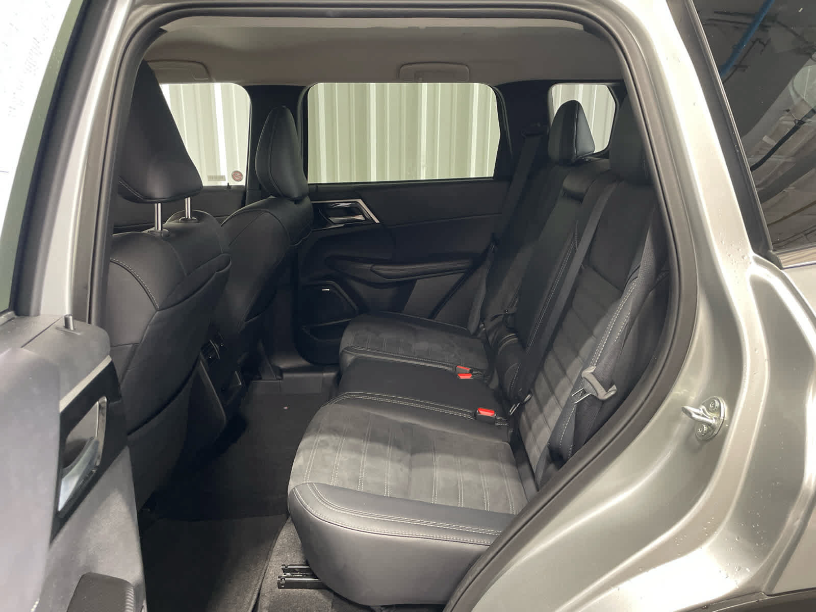 Used 2025 Mitsubishi Outlander LE AWD/4WD image 8