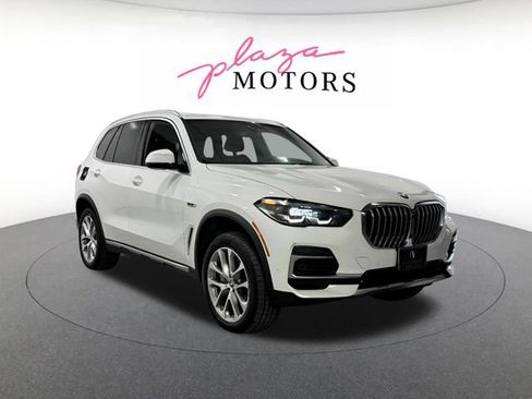 Certified 2023 BMW X5 xDrive45e w/ Climate Comfort Package AWD/4WD image 4