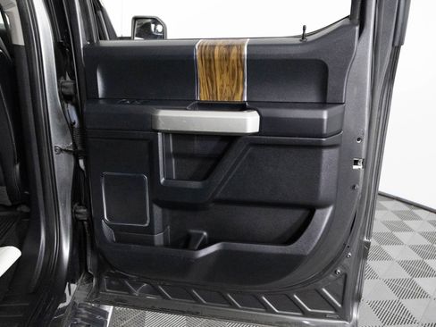 Used 2019 Ford F150 Lariat image 40