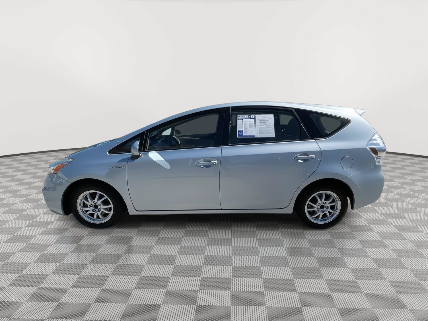 Used 2013 Toyota Prius V Two FWD image 17