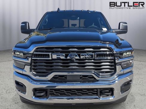New 2026 RAM 3500 Big Horn AWD/4WD image 9