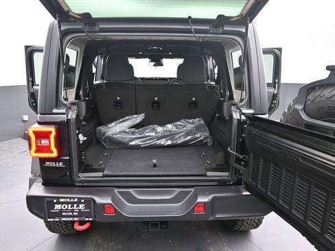 Used 2025 Jeep Wrangler Unlimited Rubicon w/ Convenience Group image 34