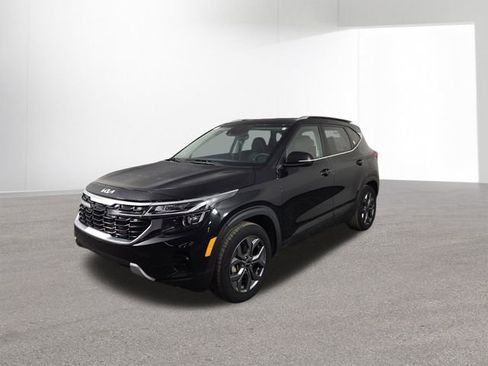 Certified 2024 Kia Seltos S image 2