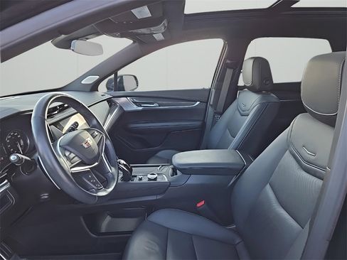Used 2023 Cadillac XT5 Sportv w/ LPO, Floor Liner Package image 9