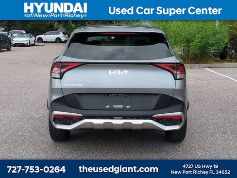 Used 2023 Kia Sportage LX FWD image 4