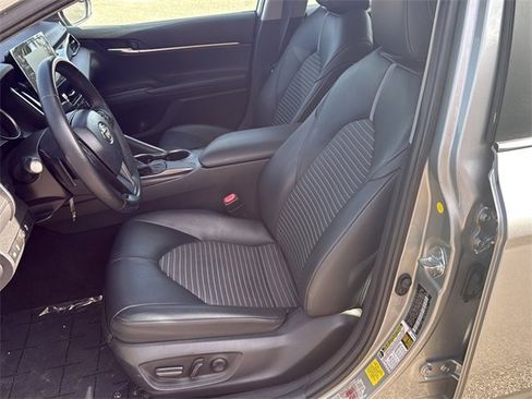 Used 2021 Toyota Camry SE w/ Carpet Mat Package (TMS) image 22