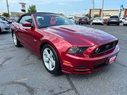 Used 2014 Ford Mustang GT Premium image 4