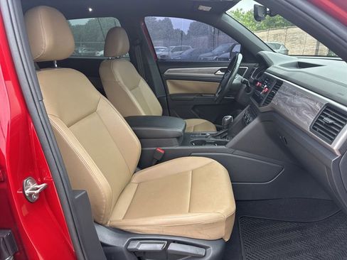 Used 2020 Volkswagen Atlas Cross Sport SE FWD image 24