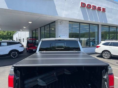 Used 2024 Toyota Tacoma TRD Off-Road w/ TRD Off Road Upgrade Package AWD/4WD image 32