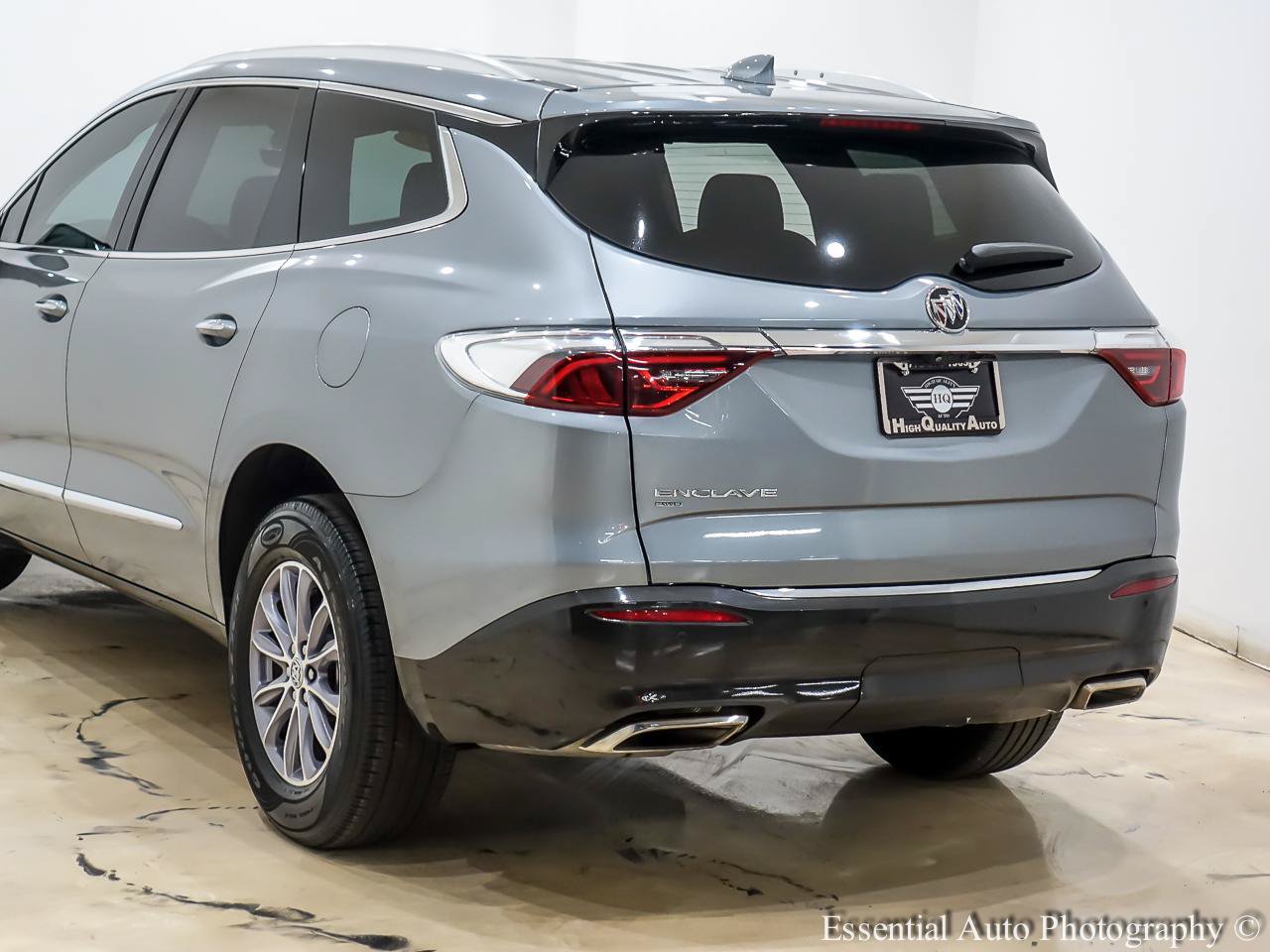Used 2024 Buick Enclave Premium AWD/4WD image 9