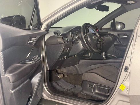 Used 2018 Toyota C-HR XLE FWD image 9