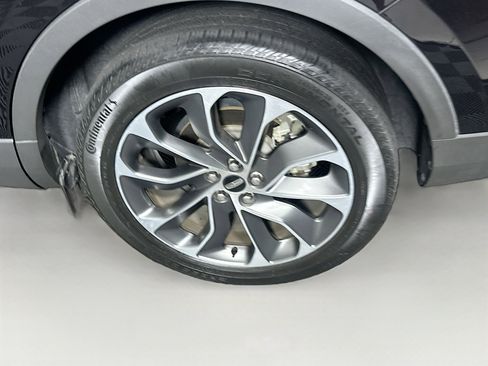 Used 2022 Lincoln Nautilus Reserve w/ Equipment Group 201A image 11