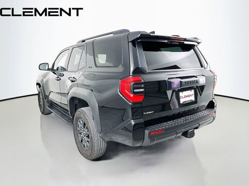 Used 2025 Toyota 4Runner SR5 AWD/4WD image 10